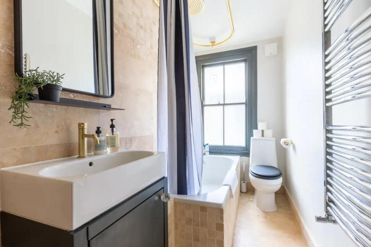 Luxuriously Designed 3 Bedroom Apartment In Clapham Londra Exterior foto